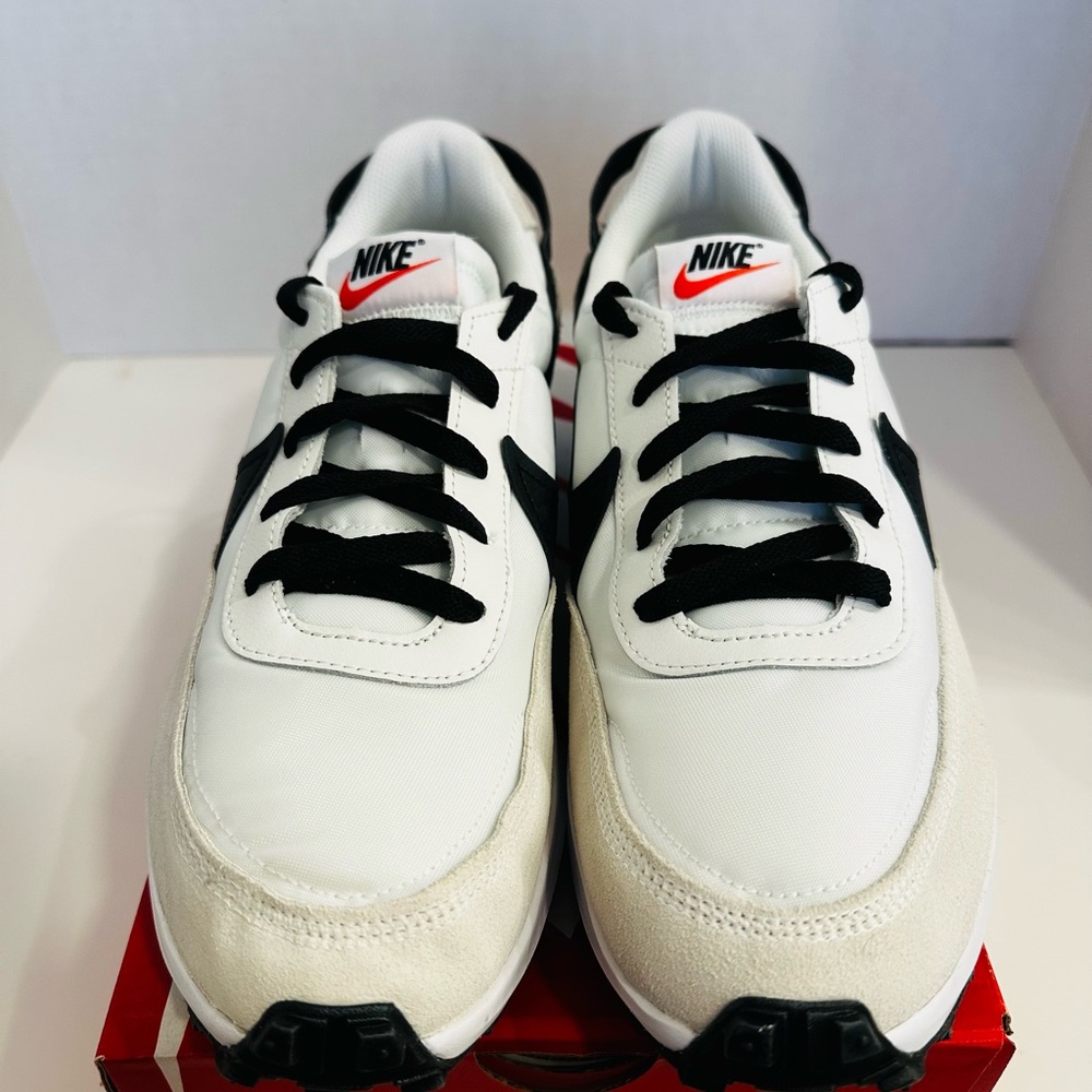 Nike Waffle Debut - Men’s size 11 - Brand new/Never worn